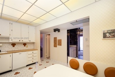 Penthouse at Admirals Port East, 2132 sq ft, 12' ceiling, 2 - photo 11