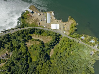 A local landmark situated at Oneatta Point on Yaquina Bay. The - photo 14