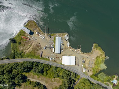 A local landmark situated at Oneatta Point on Yaquina Bay. The - photo 15