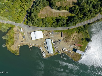 A local landmark situated at Oneatta Point on Yaquina Bay. The - photo 16