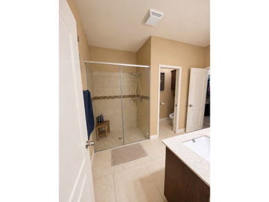 A beautifully maintained 4 Bedroom, 2 bath 1866 sq. ft. home - photo 21