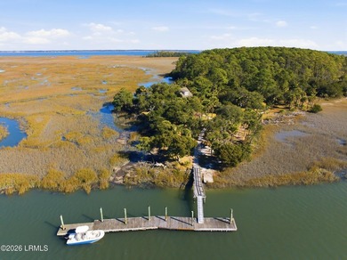 A truly extraordinary offering, this 460-acre private island - photo 8