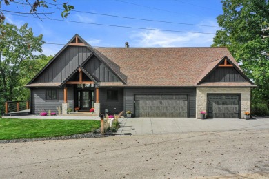 Lake Home For Sale in Mukwonago, Wisconsin