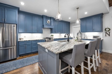 Beautiful custom home built by Alan Schrader in the desirable - photo 13