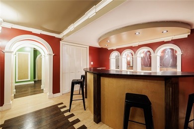 Welcome to the perfect blend of comfort, entertainment, and - photo 22