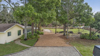 2 beautiful acres of land in Wellington - this concrete block 4 - photo 29