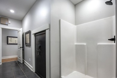 Beautiful custom home built by Alan Schrader in the desirable - photo 31