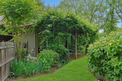 Located in the heart of the Snedens Landing Historic District - photo 33