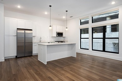 Welcome home to this beautifully appointed 937 square foot - photo 11
