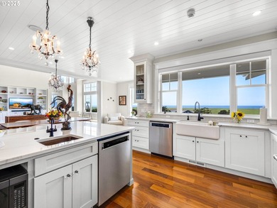 Welcome to your magnificent coastal estate in Pinehurst Estates - photo 16