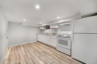 Filled with warmth and opportunity, this 3 bedroom, 1 bath Cape - photo 24