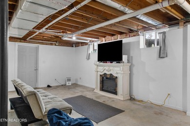 Check out this truly unique property located on nearly 4 flat - photo 30