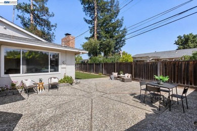 Welcome to 4875 Pepperwood Way, a beautifully refreshed - photo 34