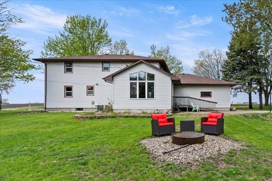 Welcome home! Step into this beautiful five-bedroom, two-bath - photo 34