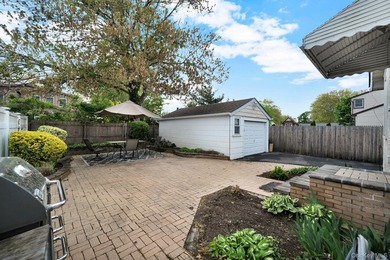 Filled with warmth and opportunity, this 3 bedroom, 1 bath Cape - photo 38