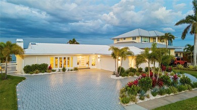 Welcome to Wow, welcome to 631 Harbor Island! This - photo 4
