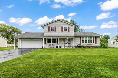 Welcome home to this spacious 4-bedroom, 1.5-bath home in Chili! - photo 1