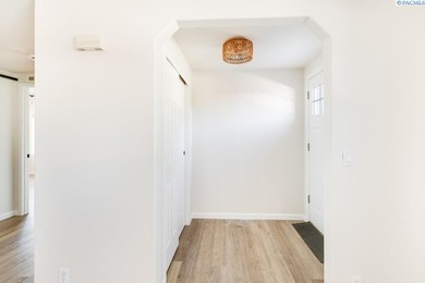 MLS# 294013 With INCREDIBLE river views and convenience to - photo 9