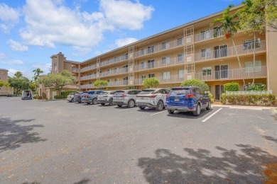 Lake Condo For Sale in Boynton Beach, Florida