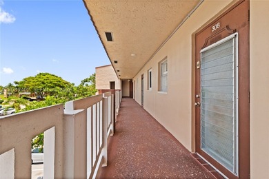Stunning unobstructed lake views! Beautifully updated 3rd-floor - photo 11