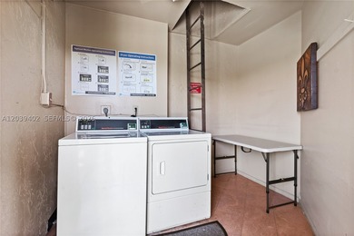 Stunning unobstructed lake views! Beautifully updated 3rd-floor - photo 12