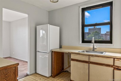 Spacious Corner 2-Bedrooms & 2 Full Bathrooms at Holly House - - photo 12