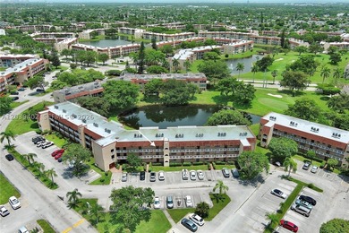 Stunning unobstructed lake views! Beautifully updated 3rd-floor - photo 15