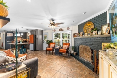 Pull into the drive at 258 SE Hillside Parkway and the first - photo 16
