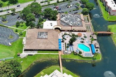 Stunning unobstructed lake views! Beautifully updated 3rd-floor - photo 18