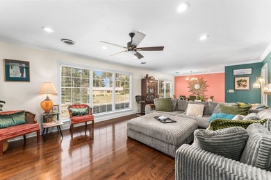 Pull into the drive at 258 SE Hillside Parkway and the first - photo 19