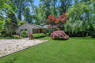 Situated on 1.8 serene, lush acres, 5 Eden Roc offers the kind - photo 25