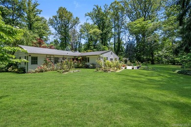 Situated on 1.8 serene, lush acres, 5 Eden Roc offers the kind - photo 26