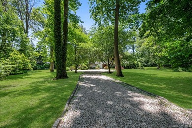 Situated on 1.8 serene, lush acres, 5 Eden Roc offers the kind - photo 29