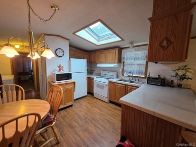Charming Move-In Ready Home in the Heart of the East End - photo 6