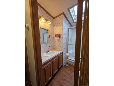 Charming Move-In Ready Home in the Heart of the East End - photo 8