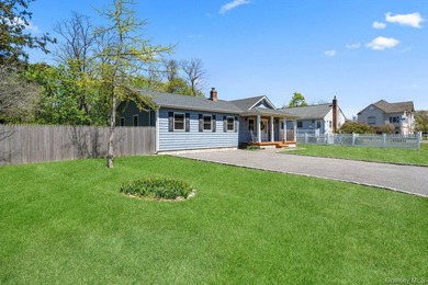 Welcome to 11 Jackson Street in East Islip-a beautifully - photo 3