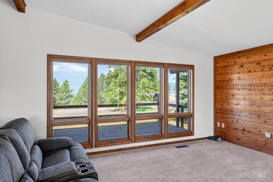 Welcome to Cascade!! Come home to this private home located in - photo 9