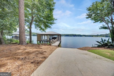 Hidden Valley 1.5acre Lakefront Estate with private beach area - photo 10