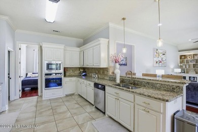 Welcome to 424 Glendale Place in the highly sought-after Hidden - photo 13