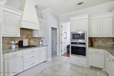 Welcome to 424 Glendale Place in the highly sought-after Hidden - photo 14