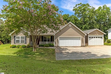 Enjoy the best of Lake Hartwell living with this exceptional - photo 8