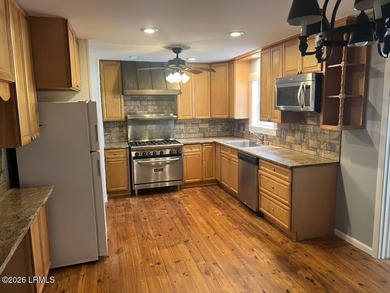 **Charming 4-Bedroom 3 Bath Ranch Home in Beaufort** Discover - photo 7