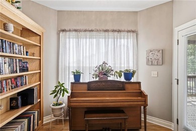 Welcome to this beautifully designed 4-bedroom, 4.5-bath home - photo 12