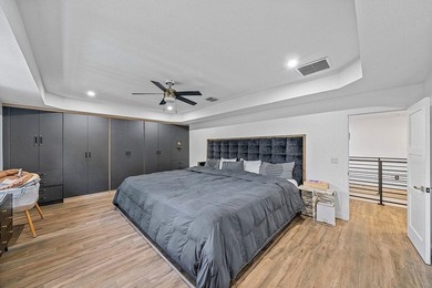 A beautiful 5 BD 3 BA two-story home in Boca Vistas with chic - photo 16