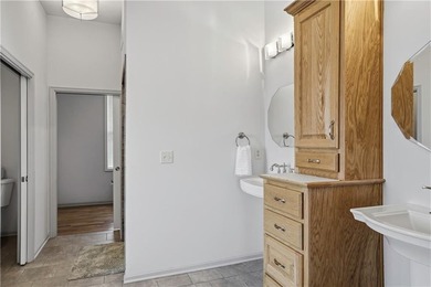 Welcome to this beautifully designed 4-bedroom, 4.5-bath home - photo 23