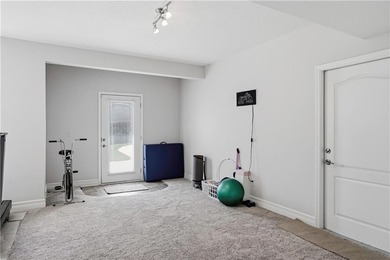 Welcome to this beautifully designed 4-bedroom, 4.5-bath home - photo 27