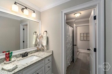 This stunning better than new, estate-style home sits on 1.78 - photo 28