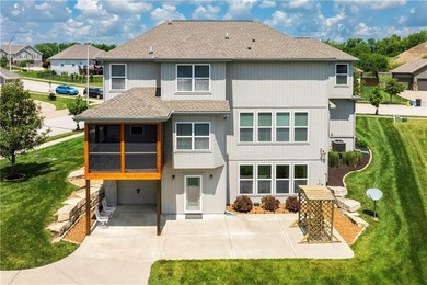 Welcome to this beautifully designed 4-bedroom, 4.5-bath home - photo 29