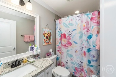 This stunning better than new, estate-style home sits on 1.78 - photo 30