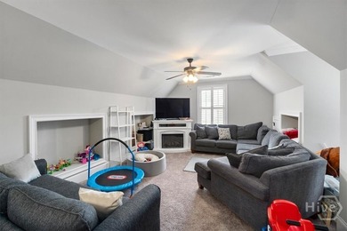 This stunning better than new, estate-style home sits on 1.78 - photo 34